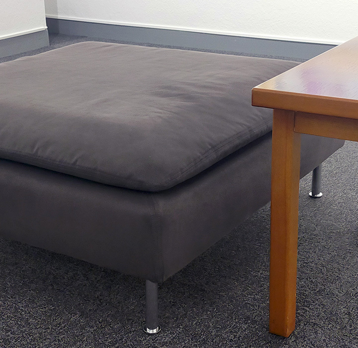 ギャラリー内ベンチ